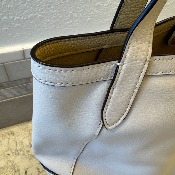 Women's Coach Vanilla Cream Tote Leather handbag purse with horse & carriage - Picture 11 of 15